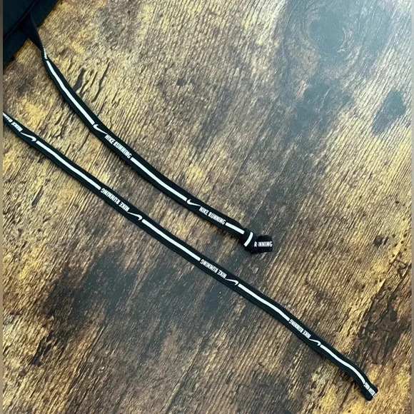 NIKE |Women's RELAY DRI-FIT Running Shorts. Size: S. - Picture 10 of 12